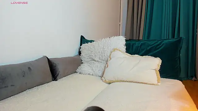 SeductiveBella Adlı Modelin Canlı XXX Sohbeti