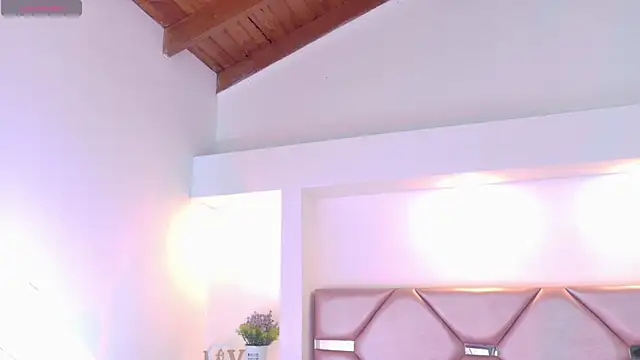 miiaa_collins_'s Live XXX Chat