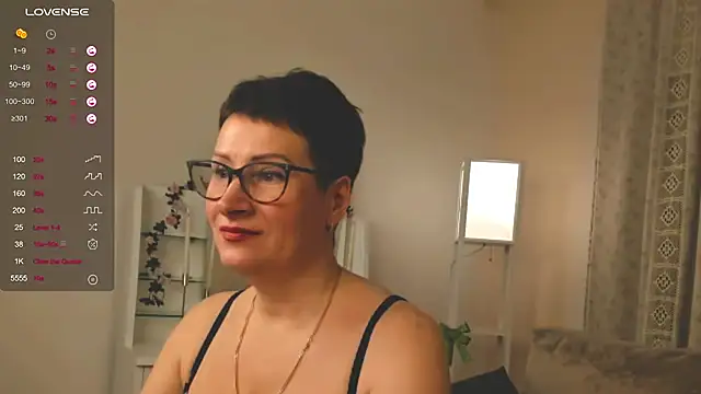 JennyMons Chat XXX in diretta