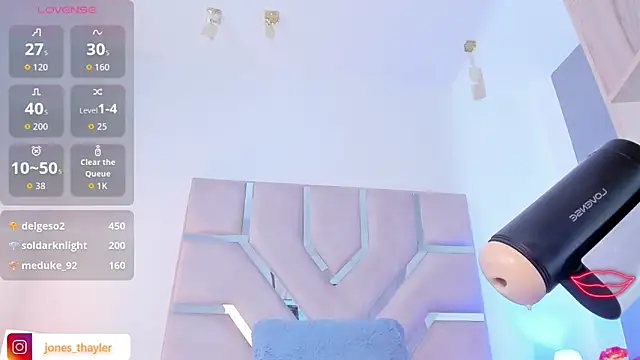 Thayler_jones Webcam show