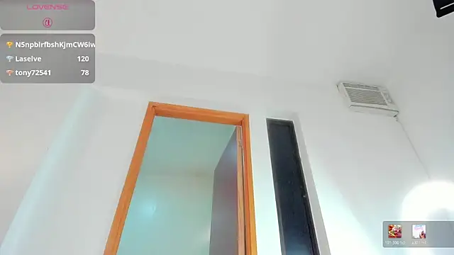 Nicole_Paradise's Webcam Show