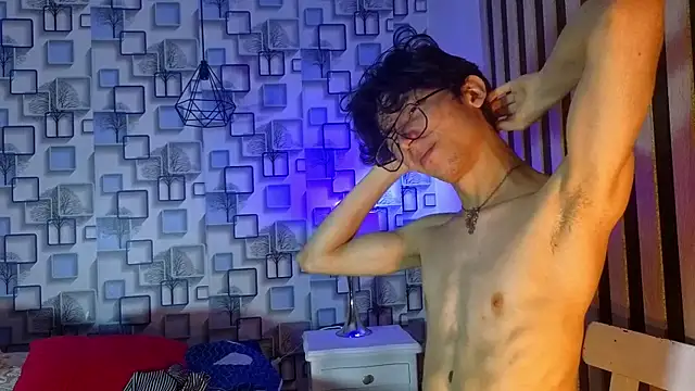 Pokazy przed kamerką – Twink_Sebas7