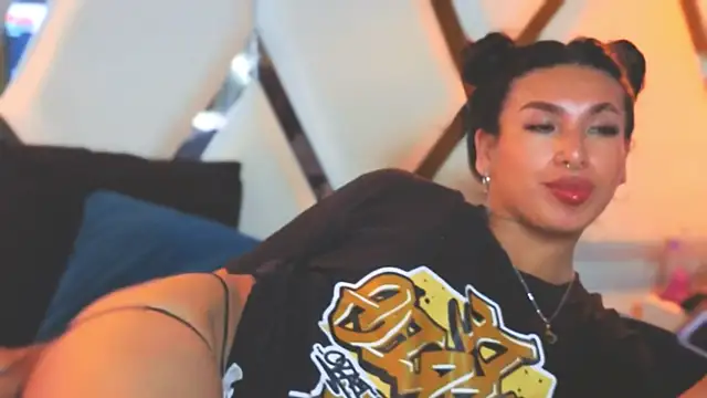 MeelFox – webcam-show