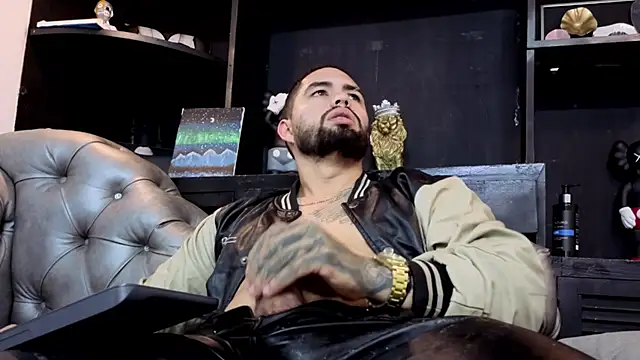 XXX chat uživo modela matteosantos