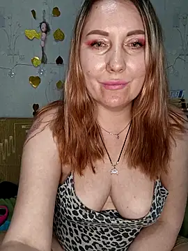 Katti_Kissa Pertunjukan Webcam