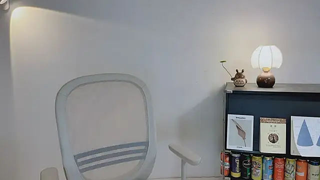 Onechestnut's Live XXX Chat