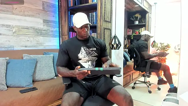 MarcusBlack_: онлайн-секс-чат