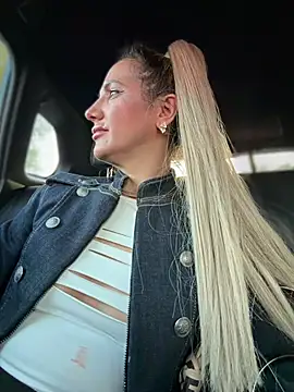 adya-aly – Live XXX-chat