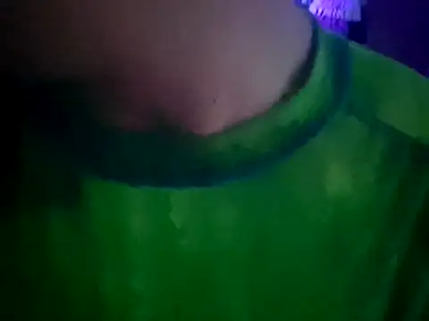 chronic_vibez: διαδικτυακό σόου στην κάμερα