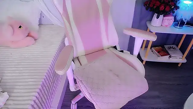 An_Nian Adlı Modelin Web Kamerası Şovu