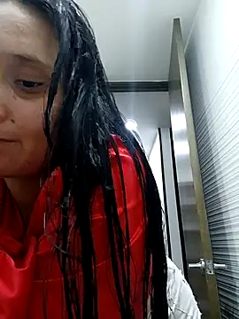 Esmeralda333 Adlı Modelin Canlı XXX Sohbeti