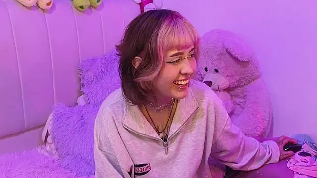 NekoWaifu Adlı Modelin Canlı XXX Sohbeti