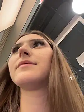 AnitaFly Adlı Modelin Canlı XXX Sohbeti