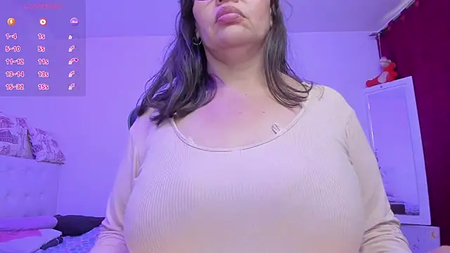 esmeralda_milf's Live XXX Chat