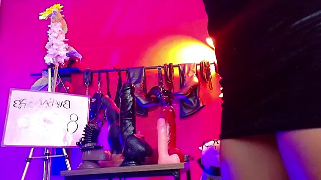 MistressSlut1 Adlı Modelin Canlı XXX Sohbeti