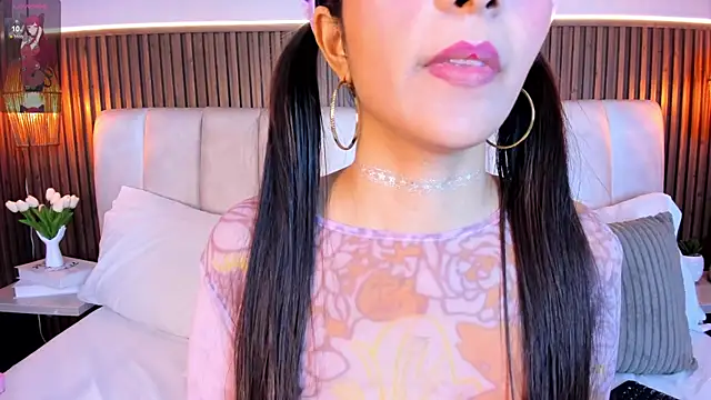 LisaLain Adlı Modelin Canlı XXX Sohbeti