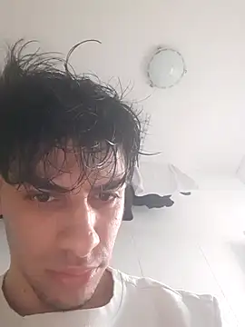 ilcazzone32 Webcam Show