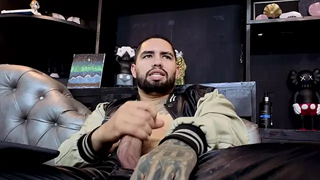 Show modela matteosantos na web-kameri