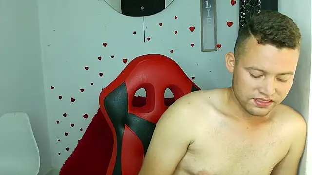 sven_fox723 Show Webcam