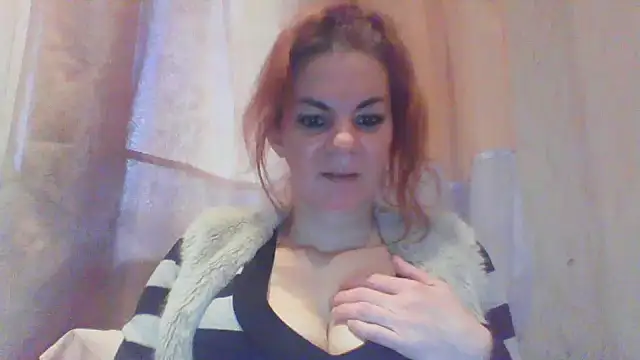 ElluaSmiilee – Live XXX-chat