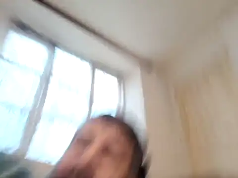 stud2512 Adlı Modelin Canlı XXX Sohbeti