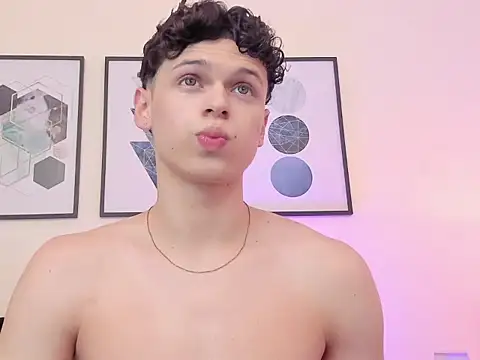 Show modela mykelcano na web-kameri