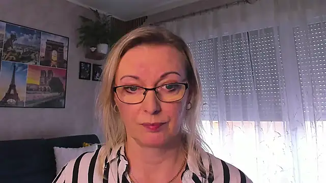 vanessa_chat Adlı Modelin Canlı XXX Sohbeti