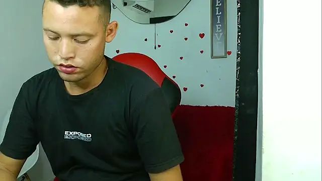 sven_fox723 Show in webcam