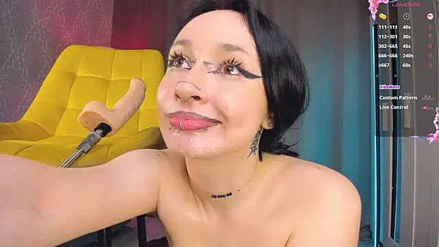 Chat +18 de Juicy_Vikki ao vivo