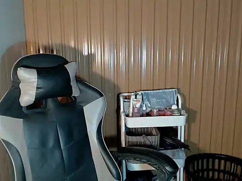 urcurlydiva – webcam-show