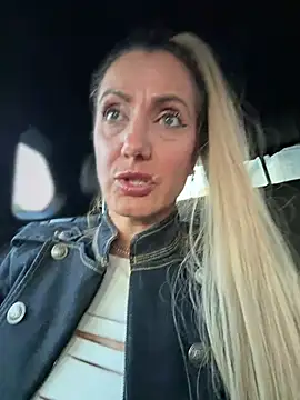 Chat XXX en directo de adya-aly