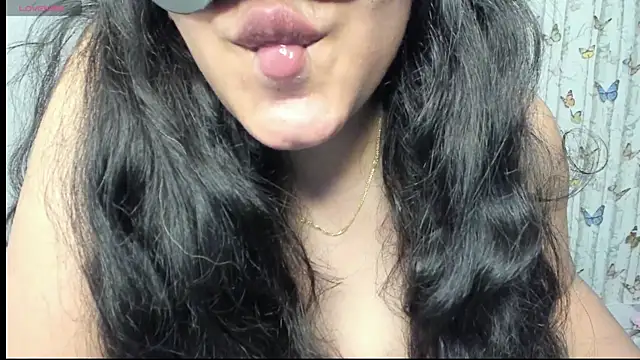 Chat XXX en directo de Smiley_Riya