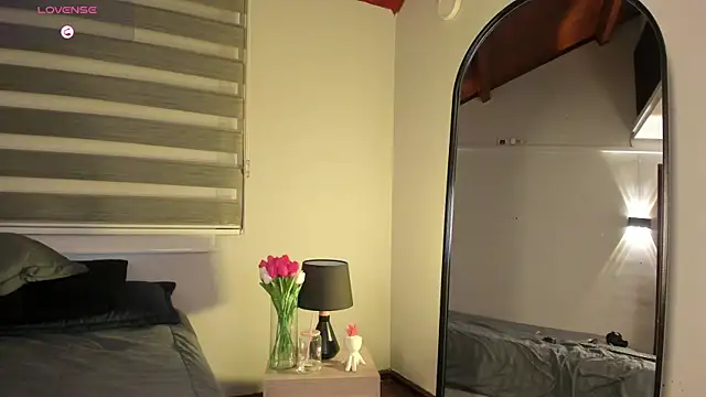 MERIDA_TAYLOR's Live XXX Chat