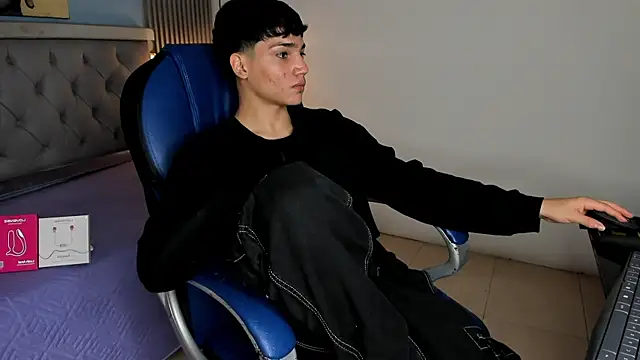 Pokazy przed kamerką – SamBlack_