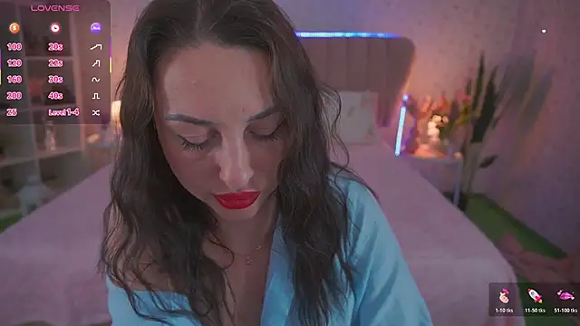 Chatroom XXX en direct de KristiiMax