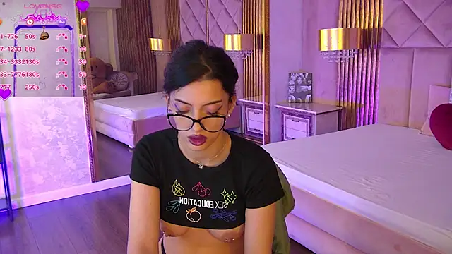 Chat XXX en directo de HeidiKendal