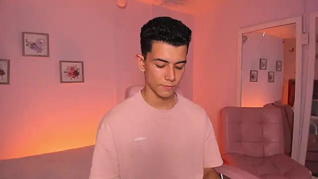 FireGuy_99: διαδικτυακό σόου στην κάμερα