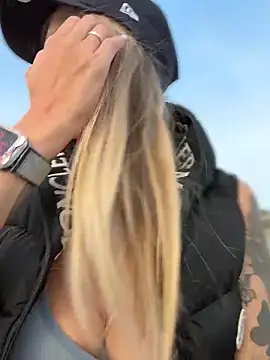 Betsy Obrolan Langsung XXX