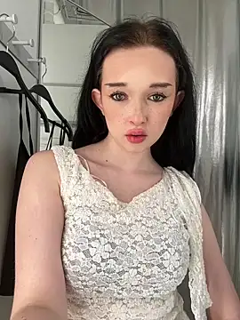 Flora_Ray Adlı Modelin Canlı XXX Sohbeti