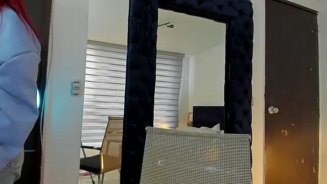 melanie_roux__ Adlı Modelin Canlı XXX Sohbeti