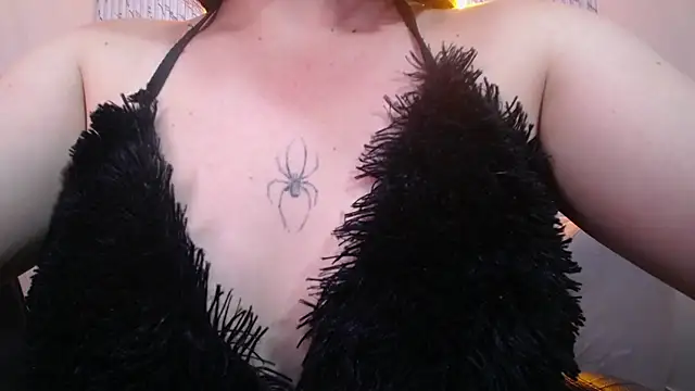 Erika_Suarez_b Pertunjukan Webcam