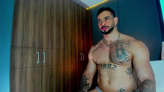 massimo_visconti live XXX chat