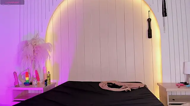 ALICESANDOVAL live XXX chat