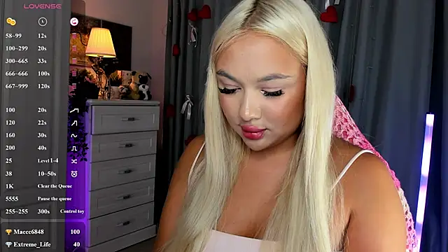 _Loneve__ élő XXX-chatje