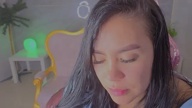 nati06_s Adlı Modelin Canlı XXX Sohbeti