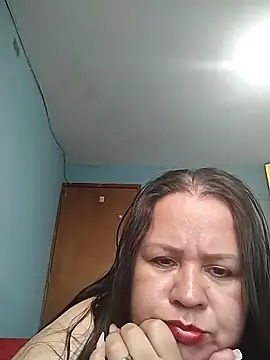 Chat +18 de Kiara_Rush ao vivo