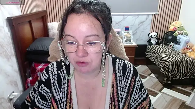 Sonialorens_ Pertunjukan Webcam