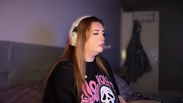 Curvy_Rosie99 Adlı Modelin Canlı XXX Sohbeti