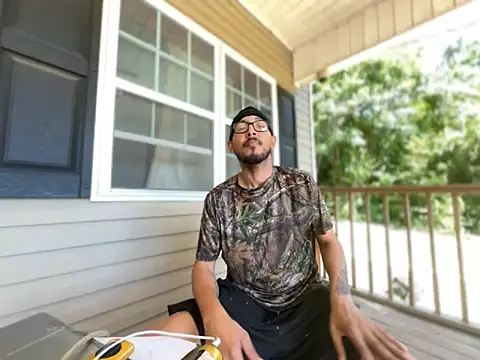 ThrowedWorldWide 现场XXX聊天