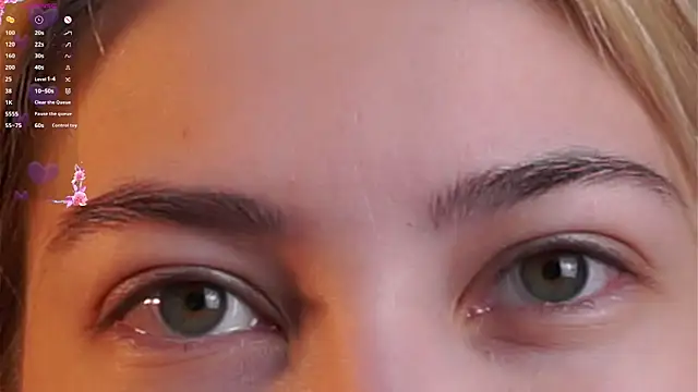 AngelicRice Adlı Modelin Canlı XXX Sohbeti